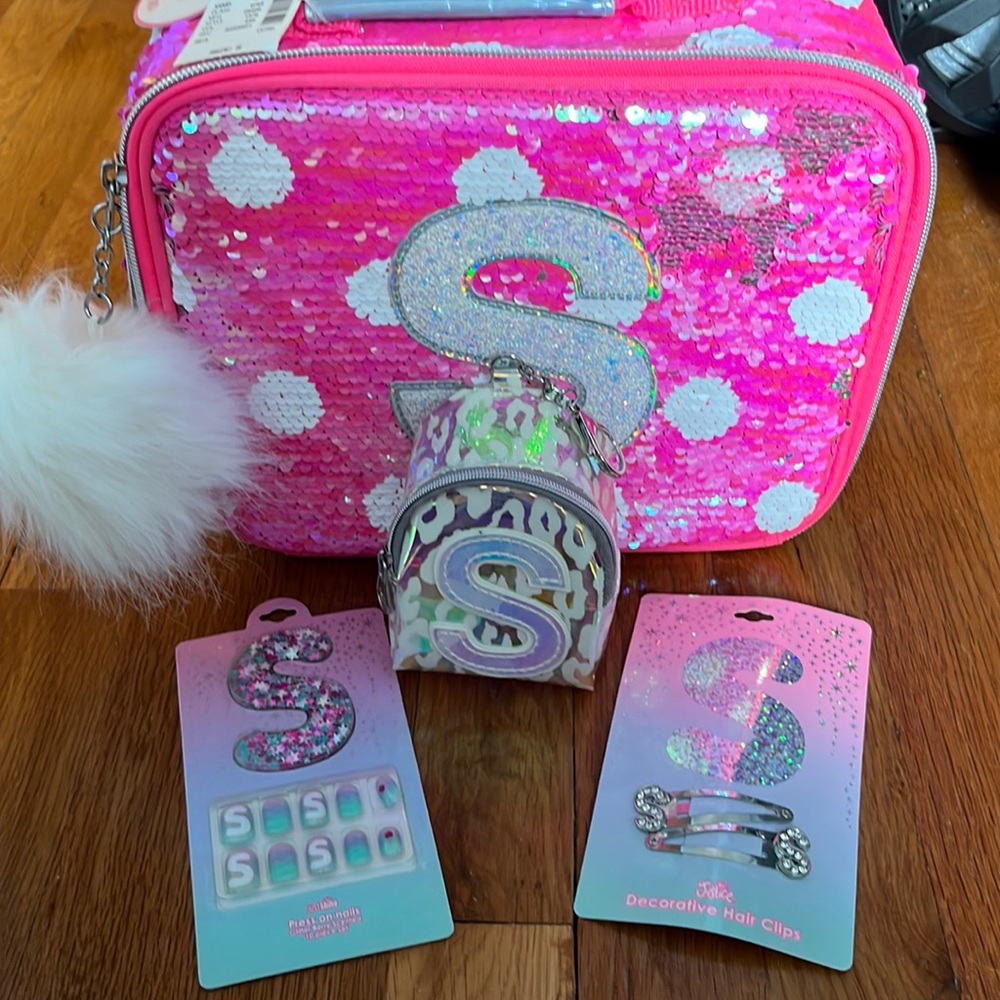 Justice lunch box letter S